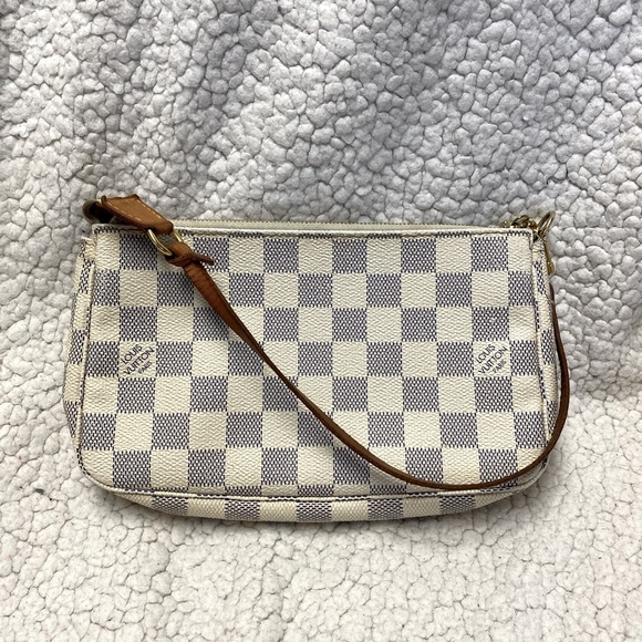 â¨SOLDâ¨LOUIS VUITTON POCHETTE ACCESSORIES - Picture 6 of 8